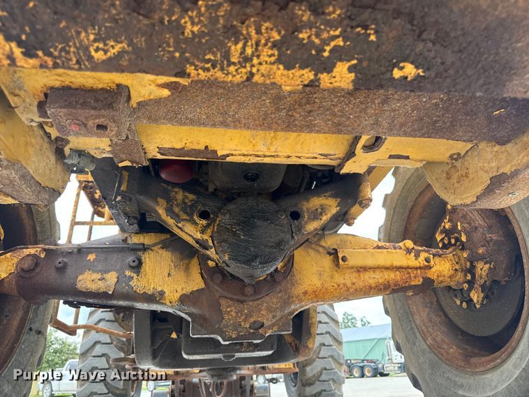 image for item EM2320 1992 Caterpillar IT28B wheel loader