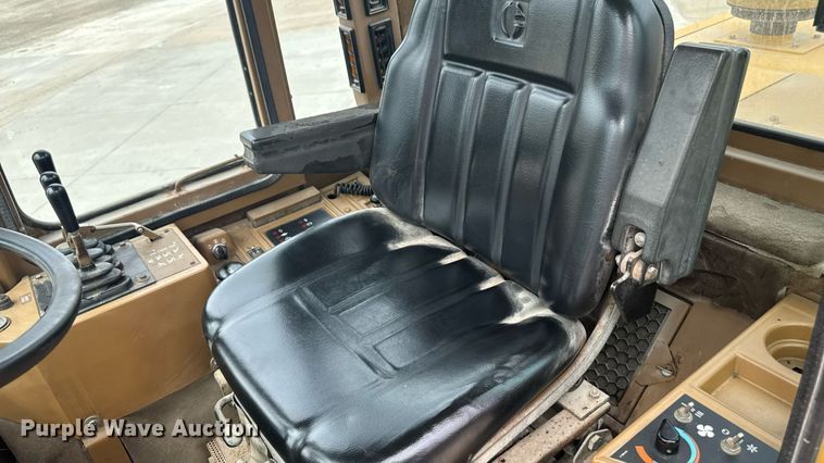 image for item EM2320 1992 Caterpillar IT28B wheel loader