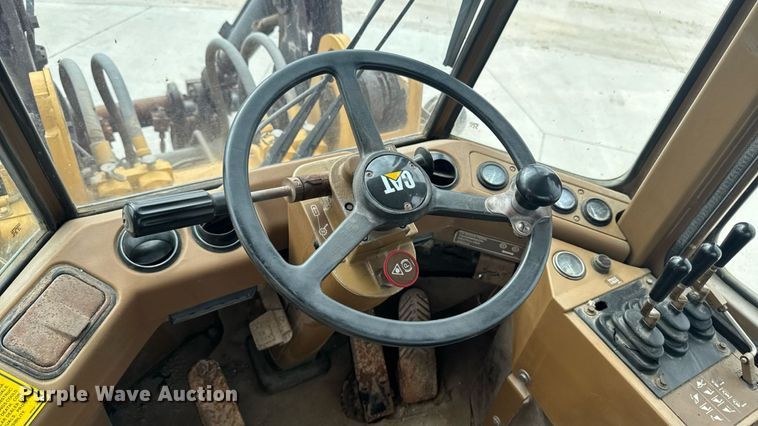 image for item EM2320 1992 Caterpillar IT28B wheel loader
