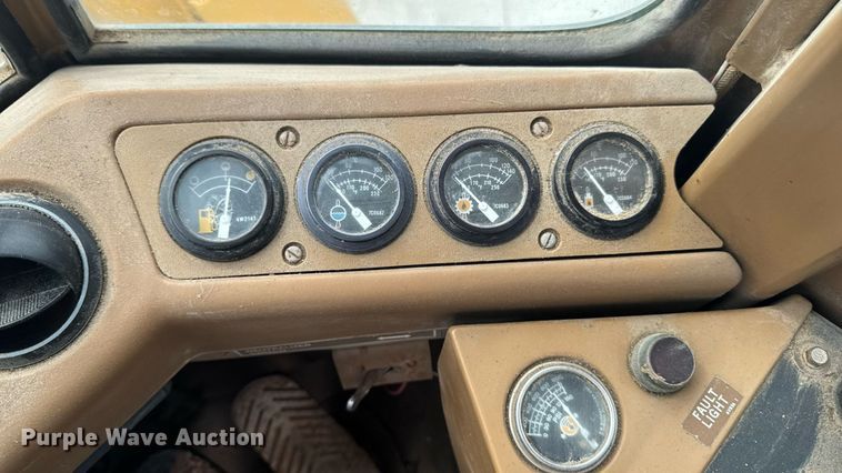 image for item EM2320 1992 Caterpillar IT28B wheel loader