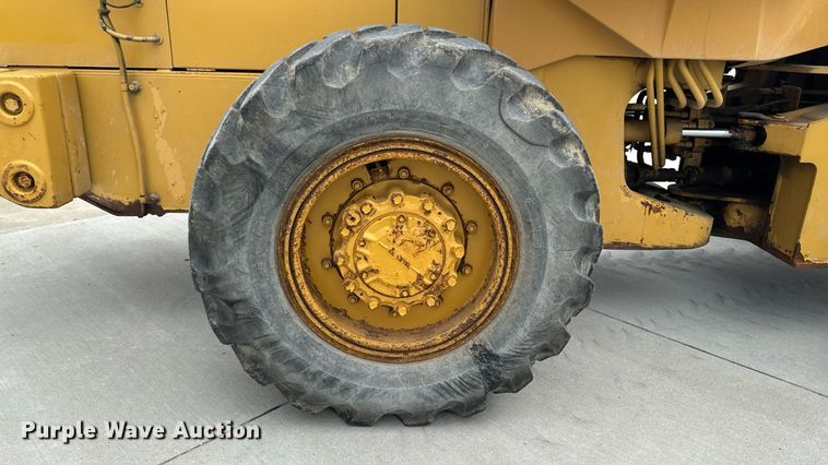 image for item EM2320 1992 Caterpillar IT28B wheel loader