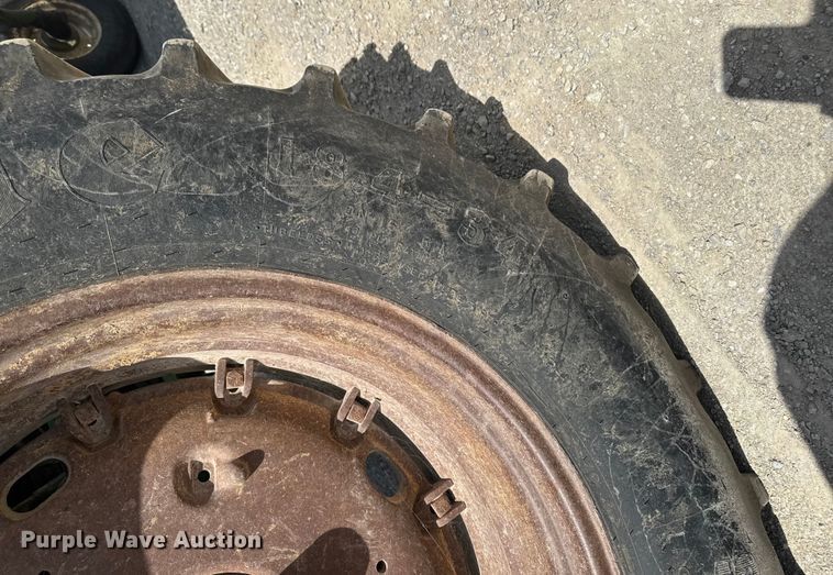 image for item EM2324 John Deere 4240H tractor