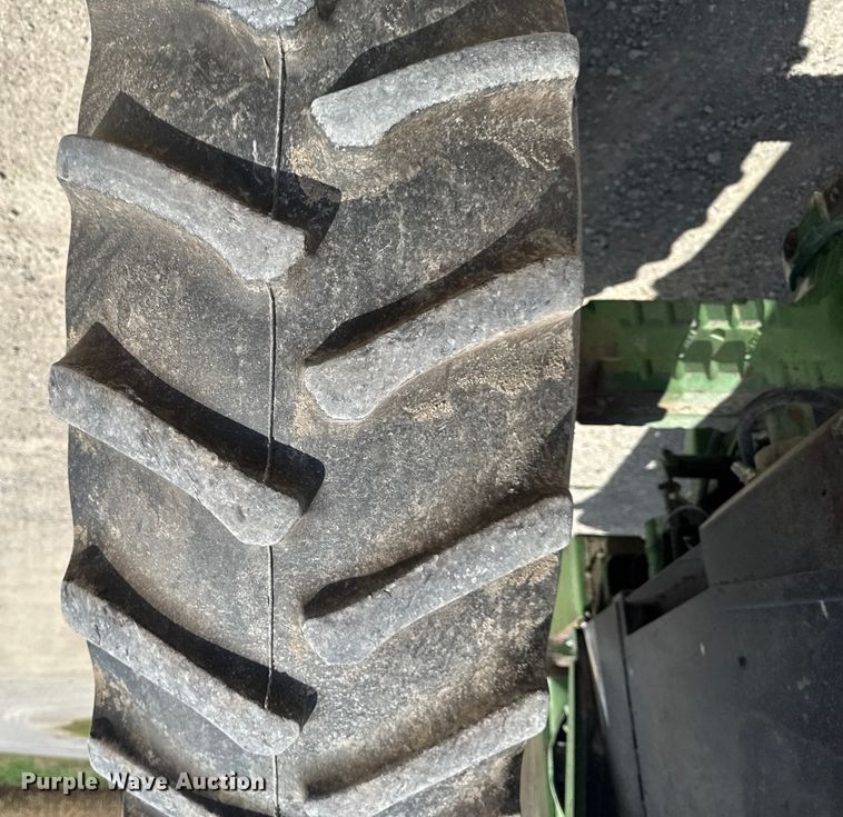 image for item EM2324 John Deere 4240H tractor