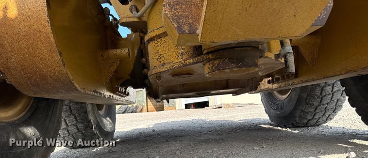 image for item EM2346 Caterpillar 140H motor grader