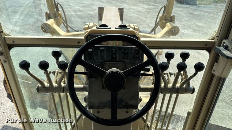 image for item EM2346 Caterpillar 140H motor grader