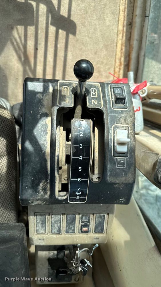 image for item EM2346 Caterpillar 140H motor grader