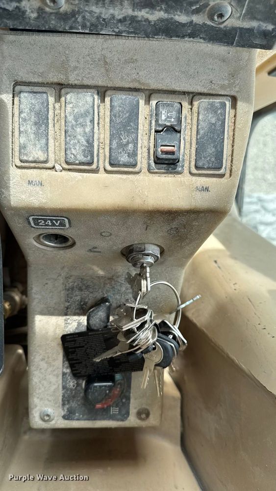 image for item EM2346 Caterpillar 140H motor grader