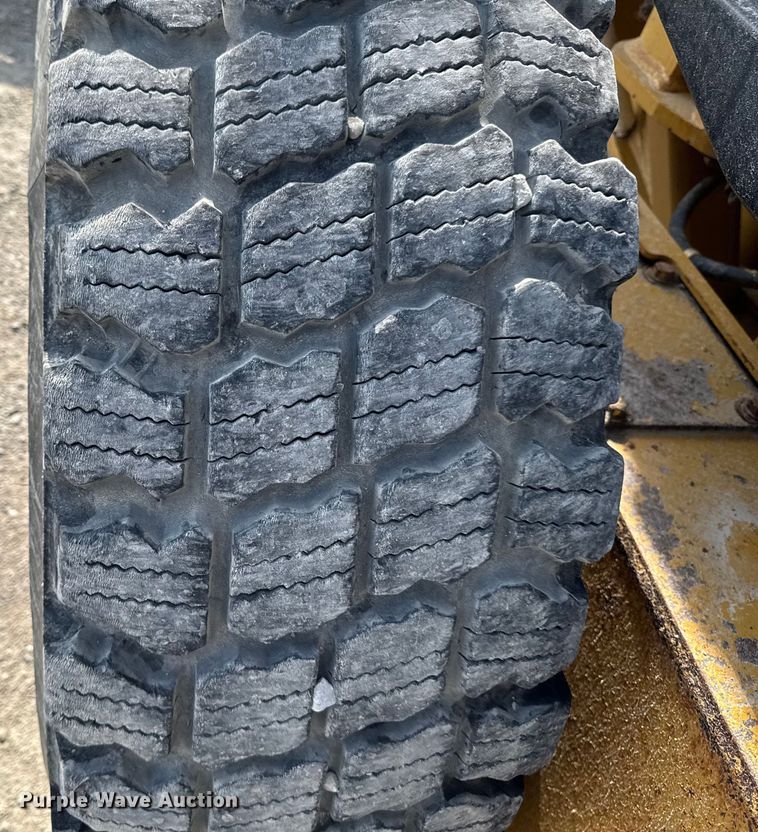 image for item EM2346 Caterpillar 140H motor grader