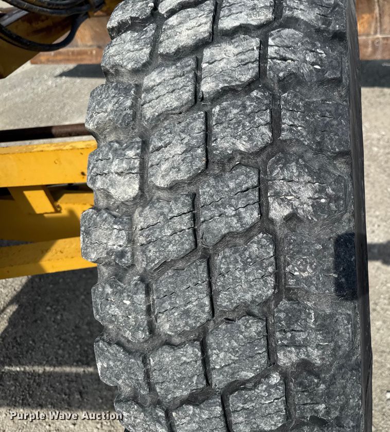 image for item EM2346 Caterpillar 140H motor grader