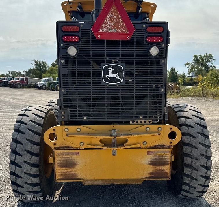 image for item EM2347 2010 John Deere 770G motor grader