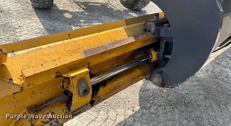 image for item EM2347 2010 John Deere 770G motor grader