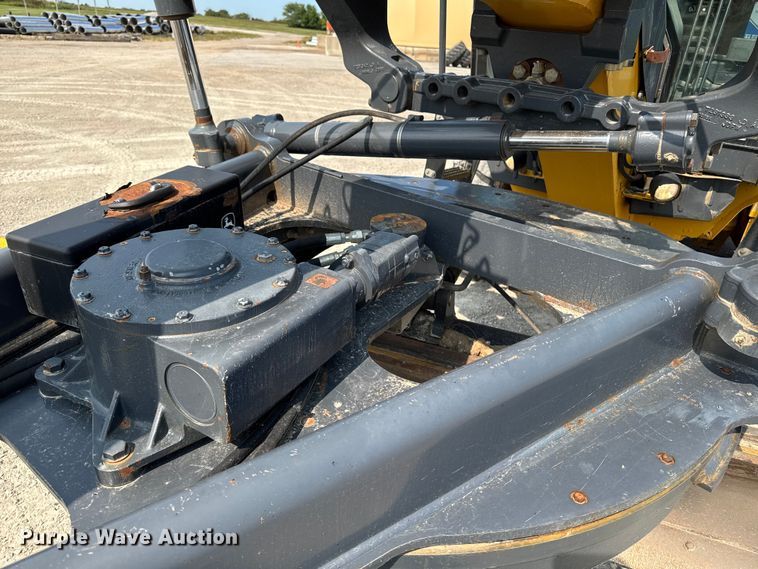 image for item EM2347 2010 John Deere 770G motor grader