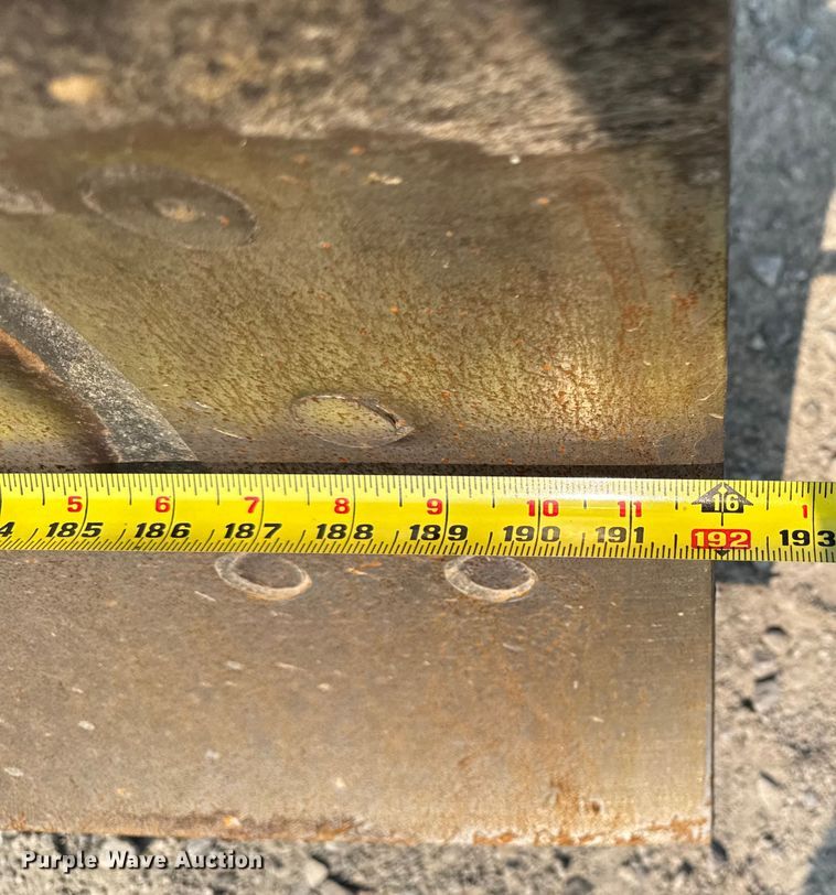 image for item EM2347 2010 John Deere 770G motor grader