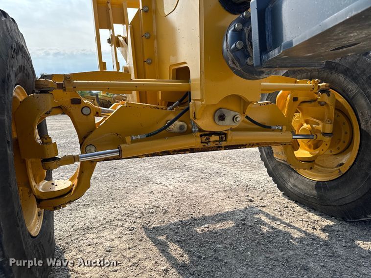 image for item EM2347 2010 John Deere 770G motor grader