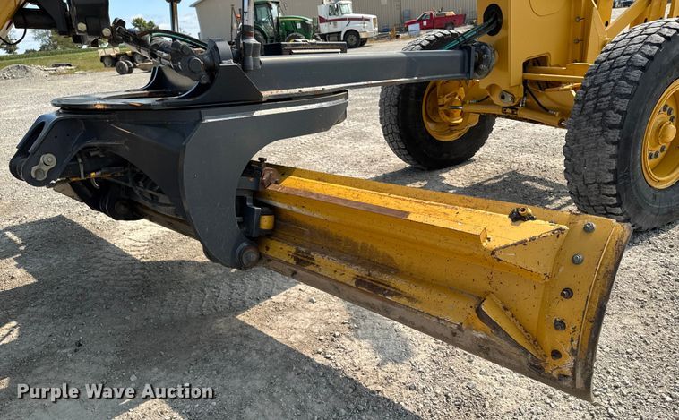 image for item EM2347 2010 John Deere 770G motor grader