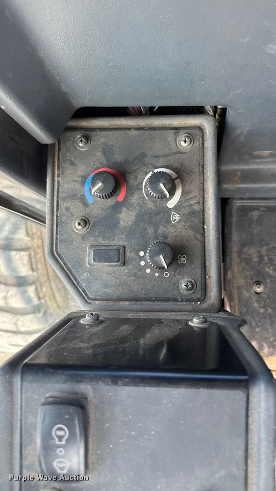 image for item EM2347 2010 John Deere 770G motor grader