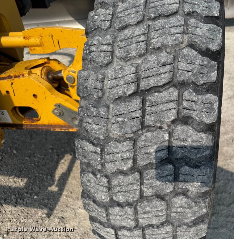 image for item EM2347 2010 John Deere 770G motor grader