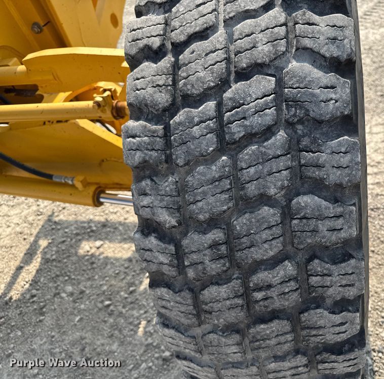 image for item EM2347 2010 John Deere 770G motor grader