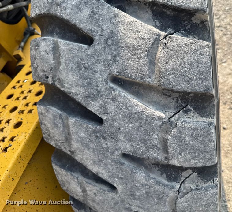 image for item EM2347 2010 John Deere 770G motor grader