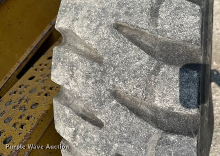 image for item EM2347 2010 John Deere 770G motor grader