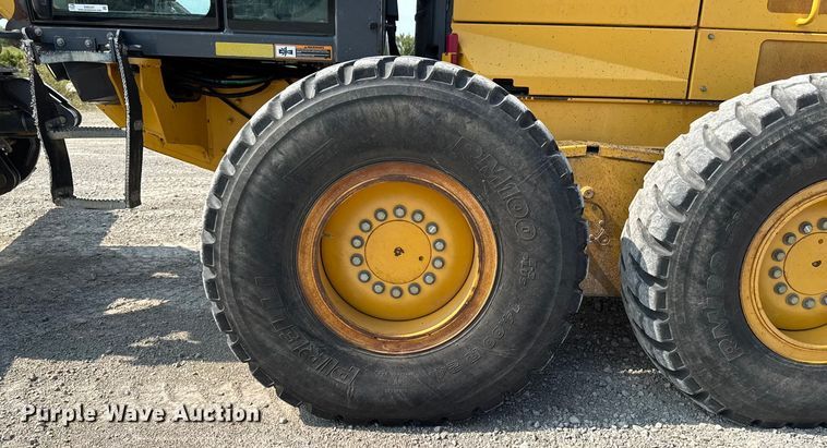 image for item EM2347 2010 John Deere 770G motor grader