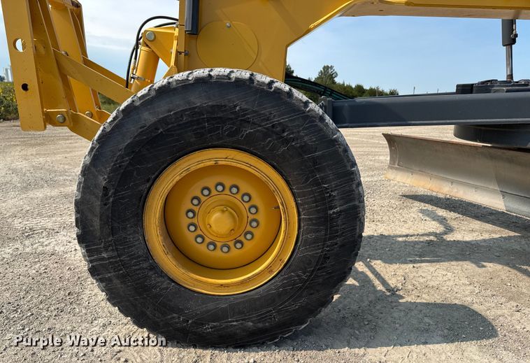 image for item EM2347 2010 John Deere 770G motor grader