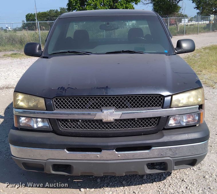 image for item EM8065 2003 Chevrolet Silverado 1500 pickup truck