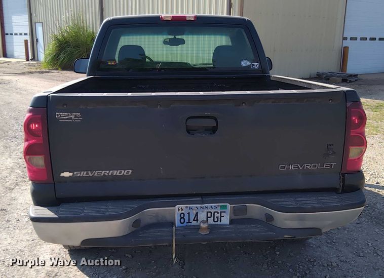 image for item EM8065 2003 Chevrolet Silverado 1500 pickup truck