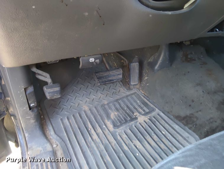 image for item EM8065 2003 Chevrolet Silverado 1500 pickup truck