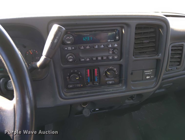 image for item EM8065 2003 Chevrolet Silverado 1500 pickup truck