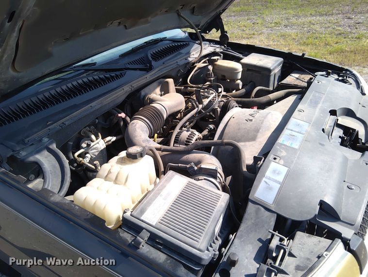 image for item EM8065 2003 Chevrolet Silverado 1500 pickup truck