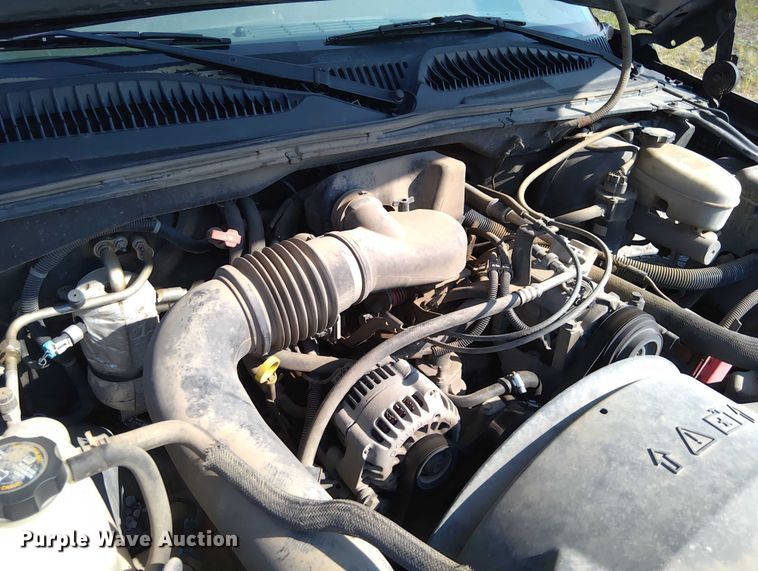 image for item EM8065 2003 Chevrolet Silverado 1500 pickup truck