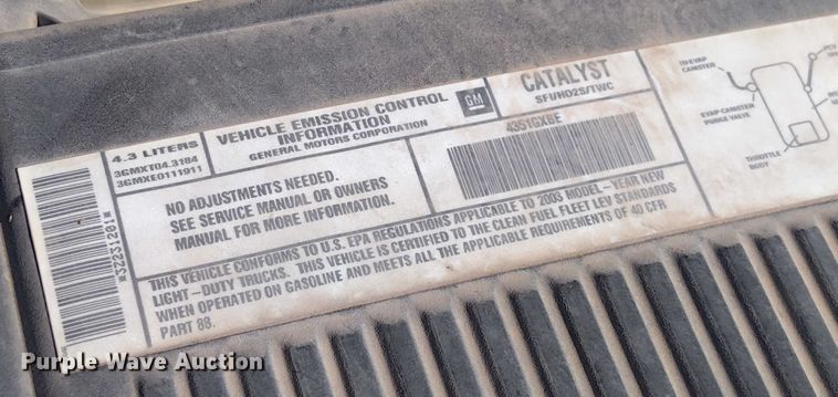 image for item EM8065 2003 Chevrolet Silverado 1500 pickup truck