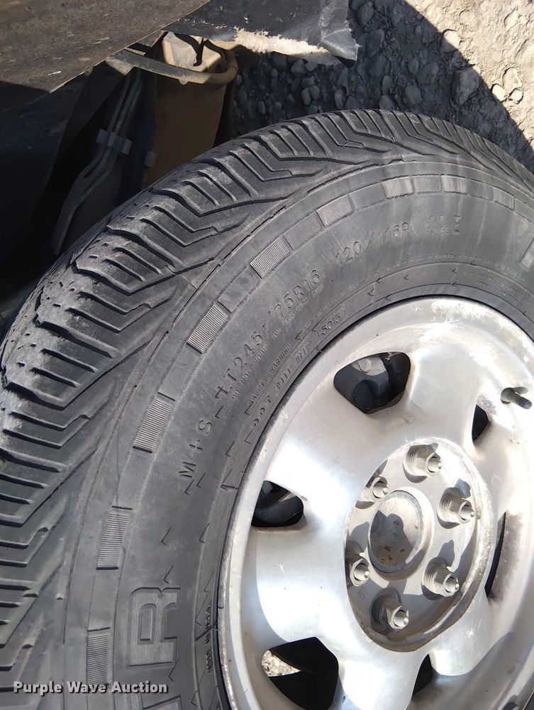 image for item EM8065 2003 Chevrolet Silverado 1500 pickup truck