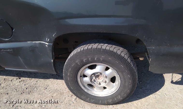 image for item EM8065 2003 Chevrolet Silverado 1500 pickup truck