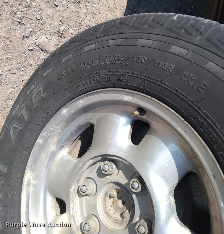 image for item EM8065 2003 Chevrolet Silverado 1500 pickup truck