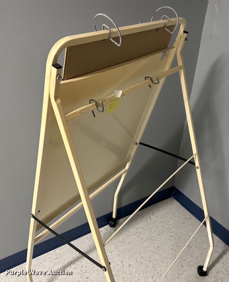 image for item EN5233 Office equipment