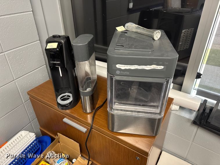 image for item EN5233 Office equipment