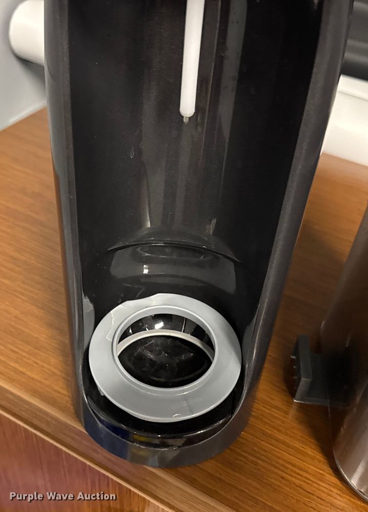 image for item EN5233 Office equipment