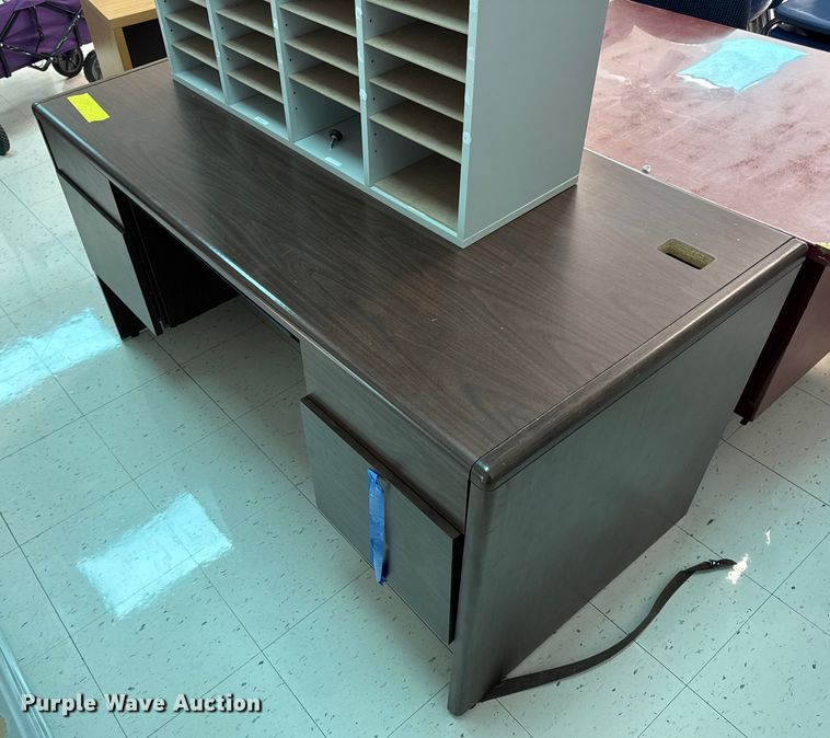 image for item EN5233 Office equipment