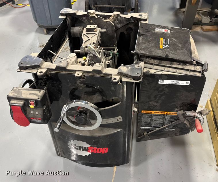 image for item EN5236 Wood working tools