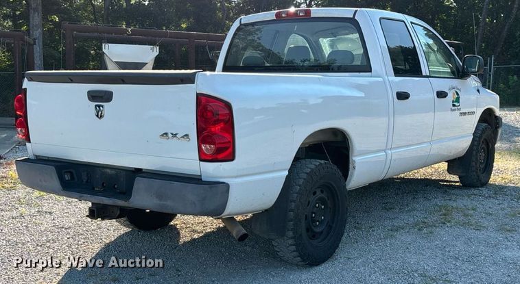 image for item EN5526 2007 Dodge Ram 1500 Quad Cab pickup truck