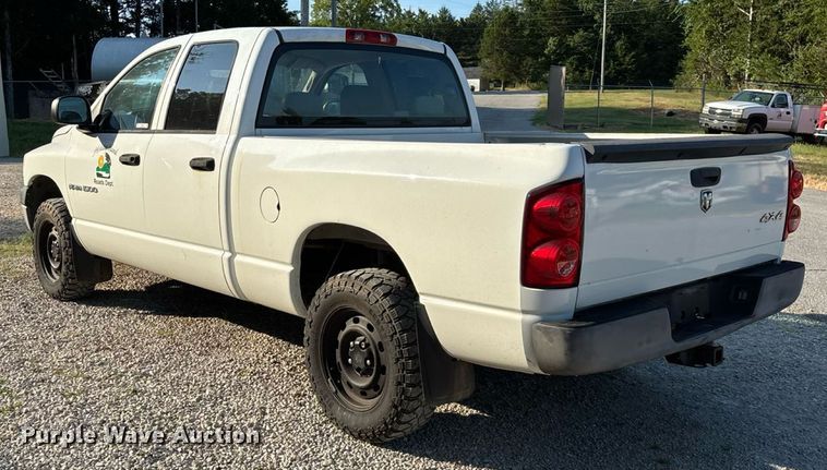 image for item EN5526 2007 Dodge Ram 1500 Quad Cab pickup truck