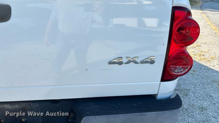 image for item EN5526 2007 Dodge Ram 1500 Quad Cab pickup truck