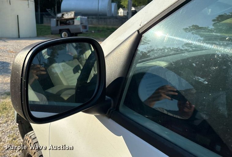 image for item EN5526 2007 Dodge Ram 1500 Quad Cab pickup truck