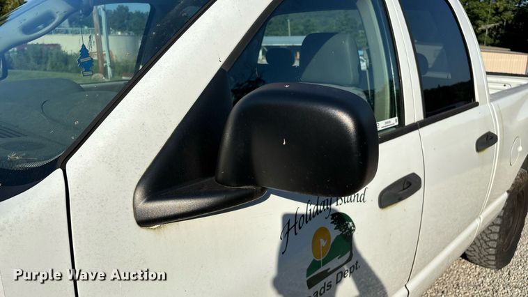 image for item EN5526 2007 Dodge Ram 1500 Quad Cab pickup truck