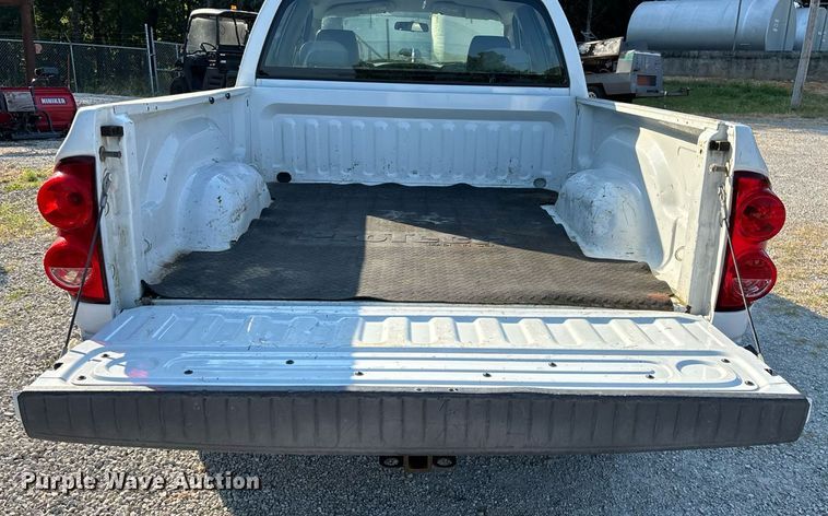 image for item EN5526 2007 Dodge Ram 1500 Quad Cab pickup truck