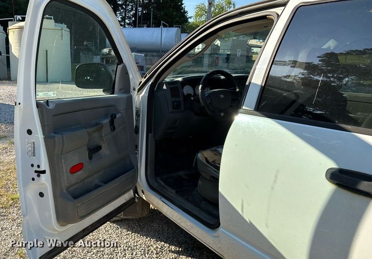 image for item EN5526 2007 Dodge Ram 1500 Quad Cab pickup truck