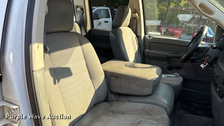 image for item EN5526 2007 Dodge Ram 1500 Quad Cab pickup truck