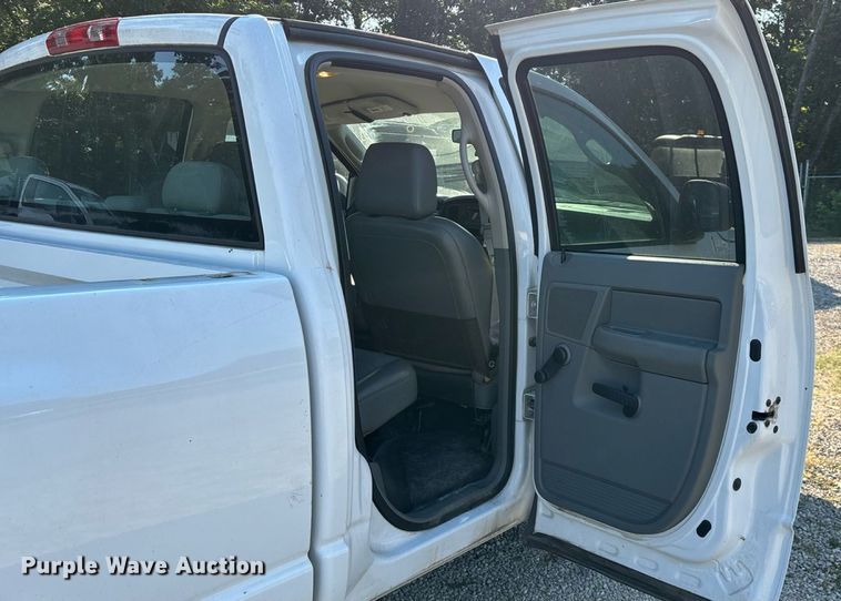 image for item EN5526 2007 Dodge Ram 1500 Quad Cab pickup truck